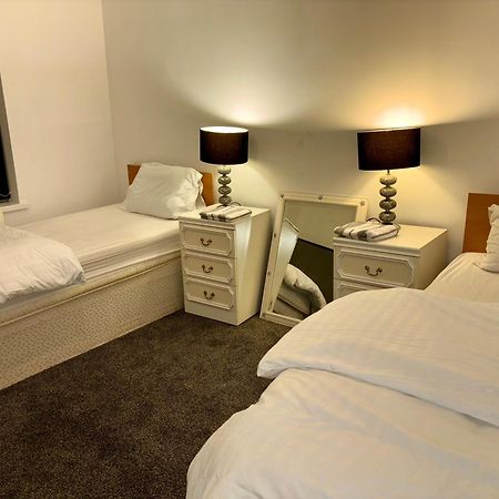 Stainless Guests House Hotell Dudley Exteriör bild