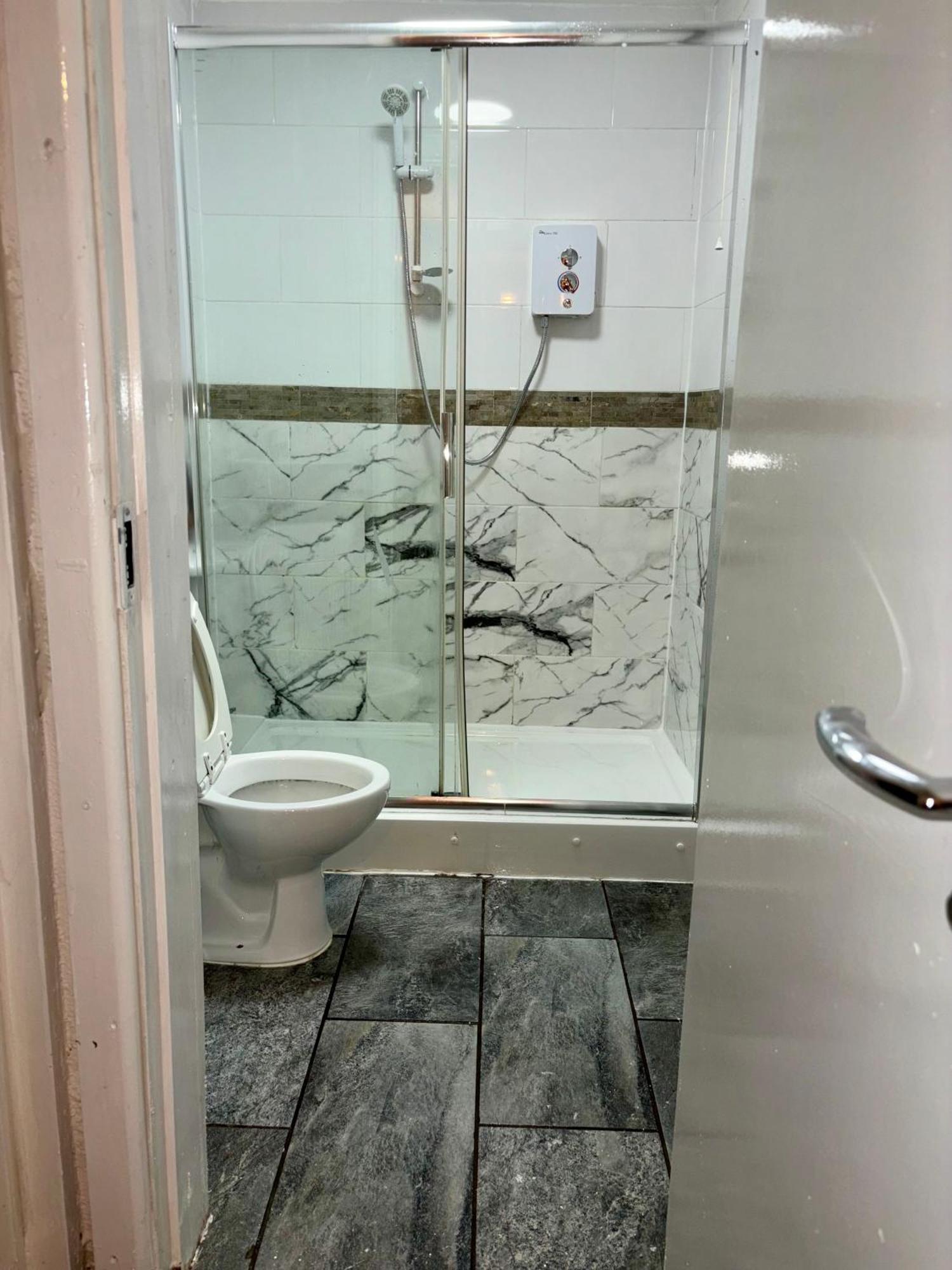 Stainless Guests House Hotell Dudley Exteriör bild