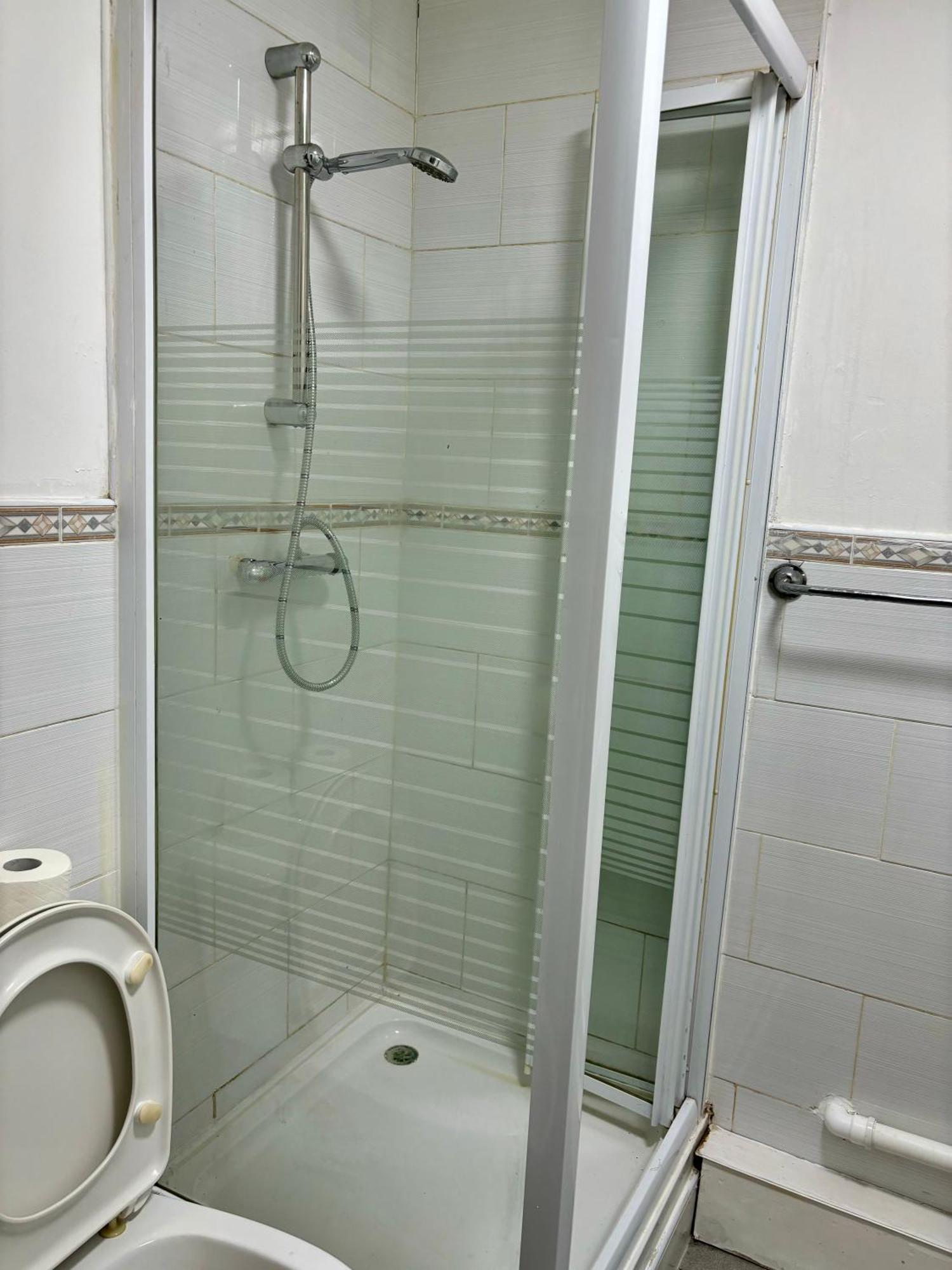 Stainless Guests House Hotell Dudley Exteriör bild