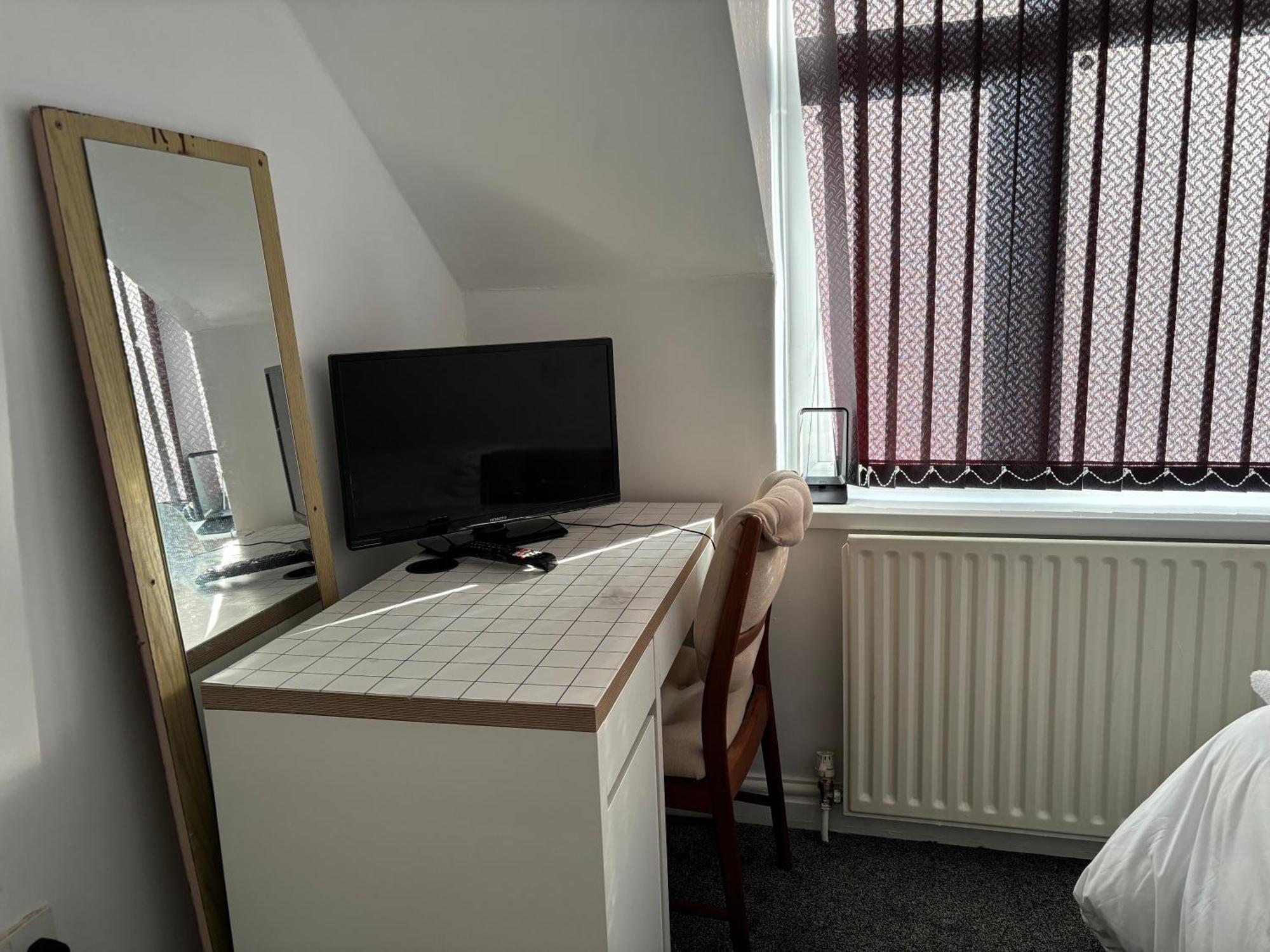 Stainless Guests House Hotell Dudley Exteriör bild