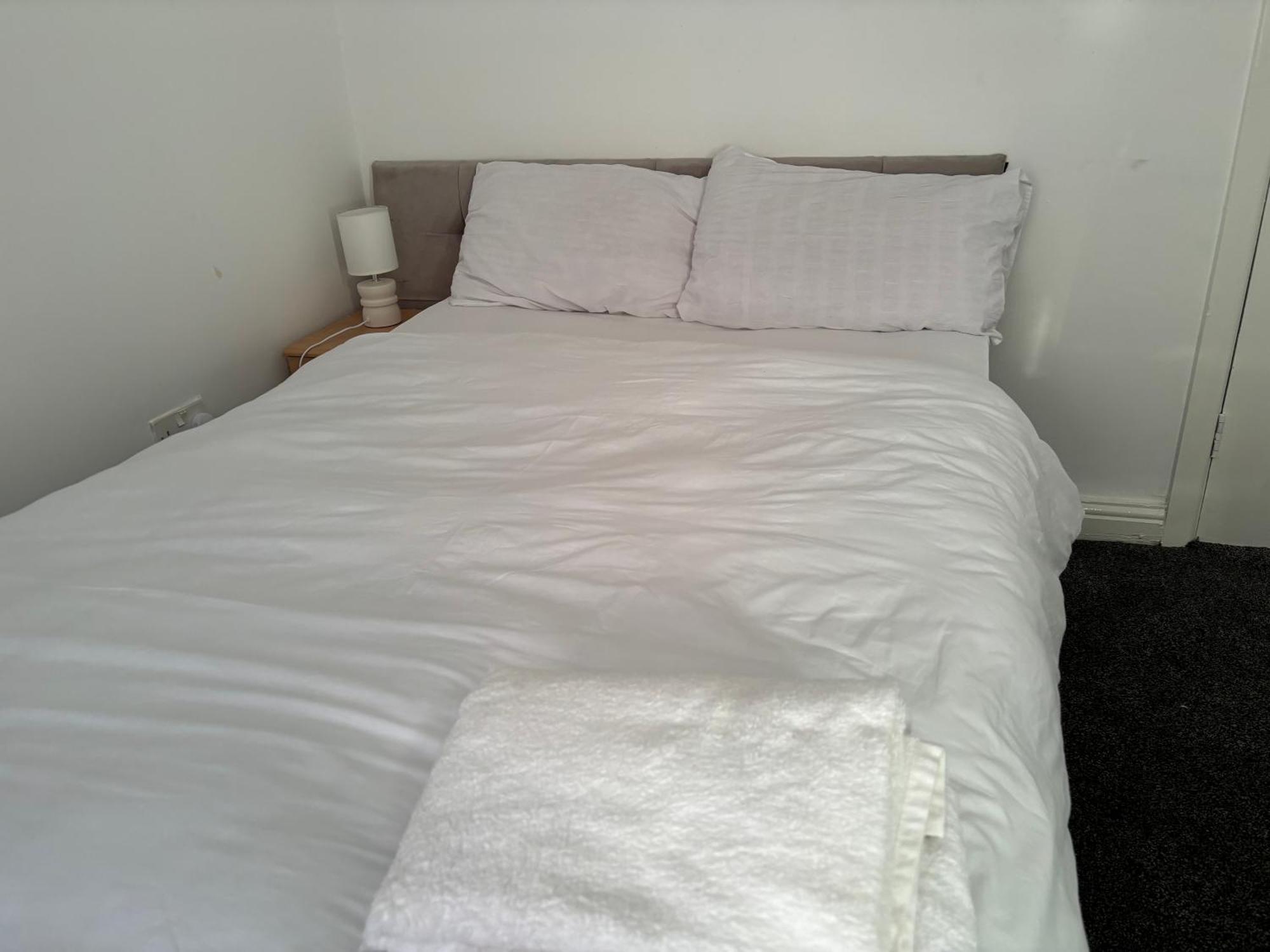 Stainless Guests House Hotell Dudley Exteriör bild