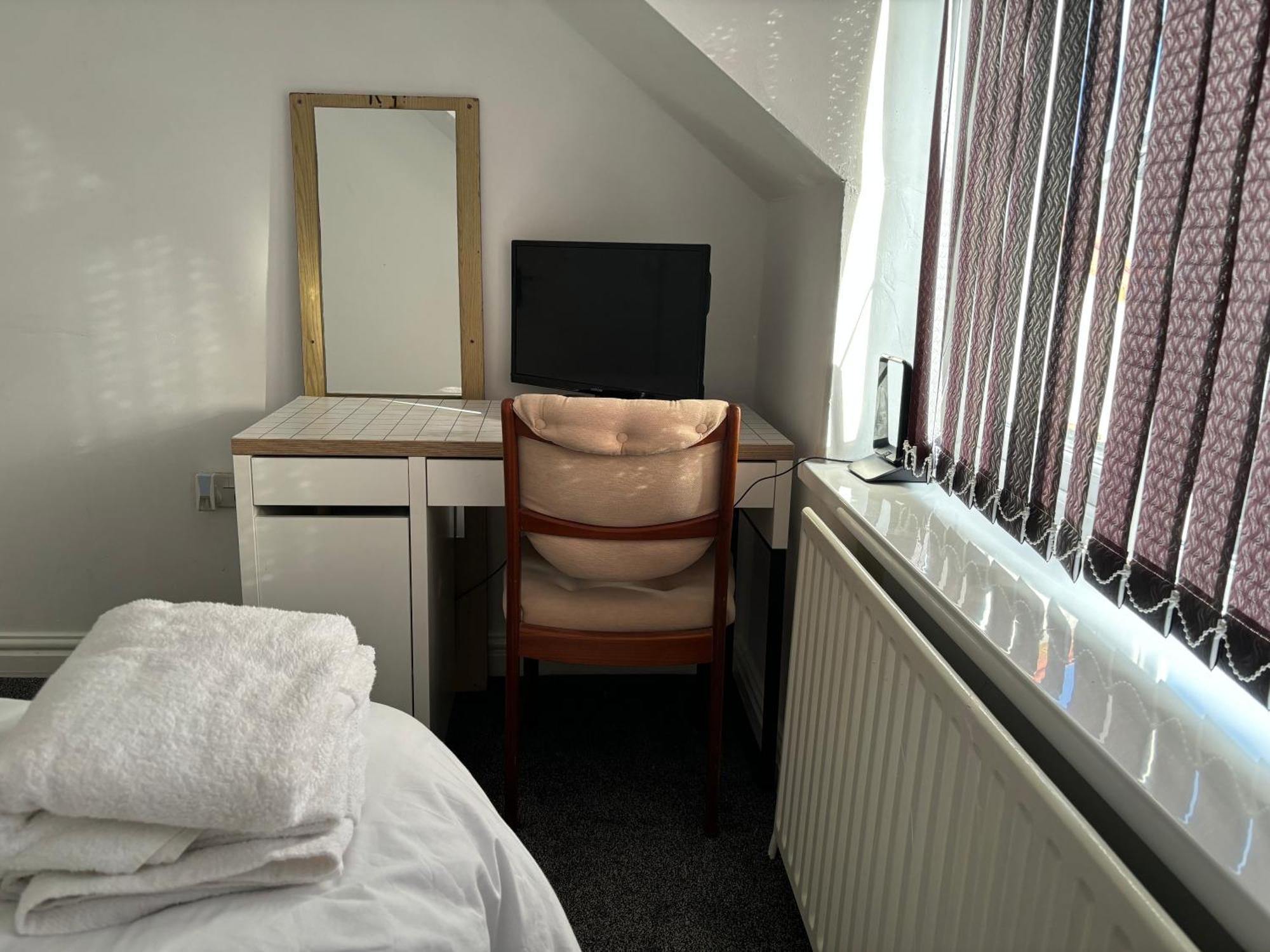 Stainless Guests House Hotell Dudley Exteriör bild