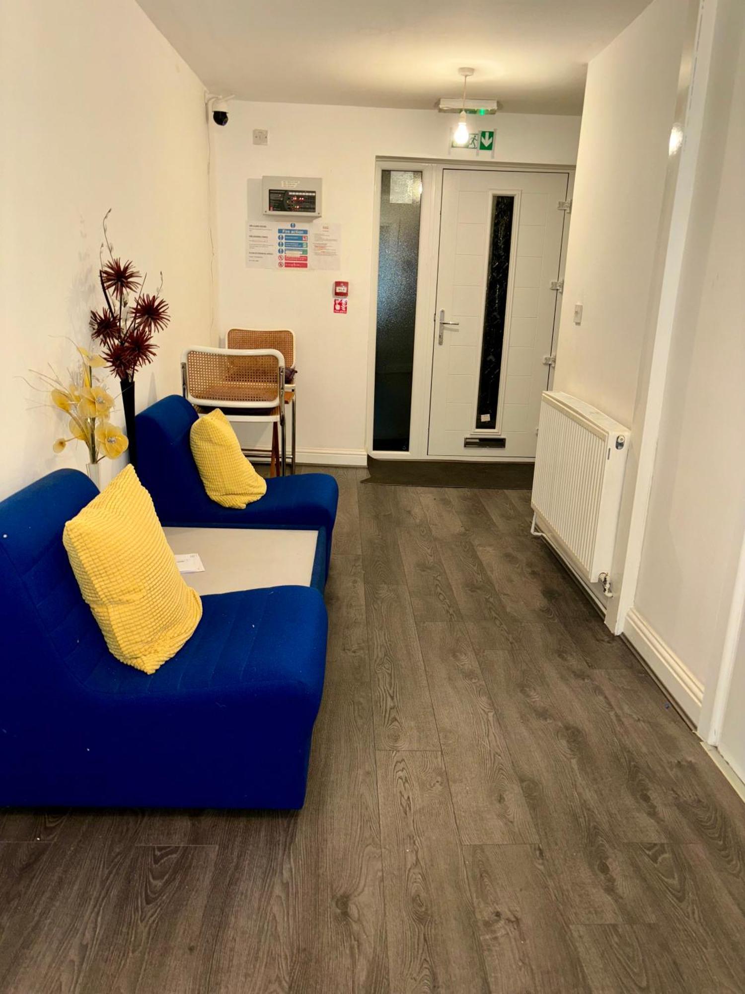 Stainless Guests House Hotell Dudley Exteriör bild