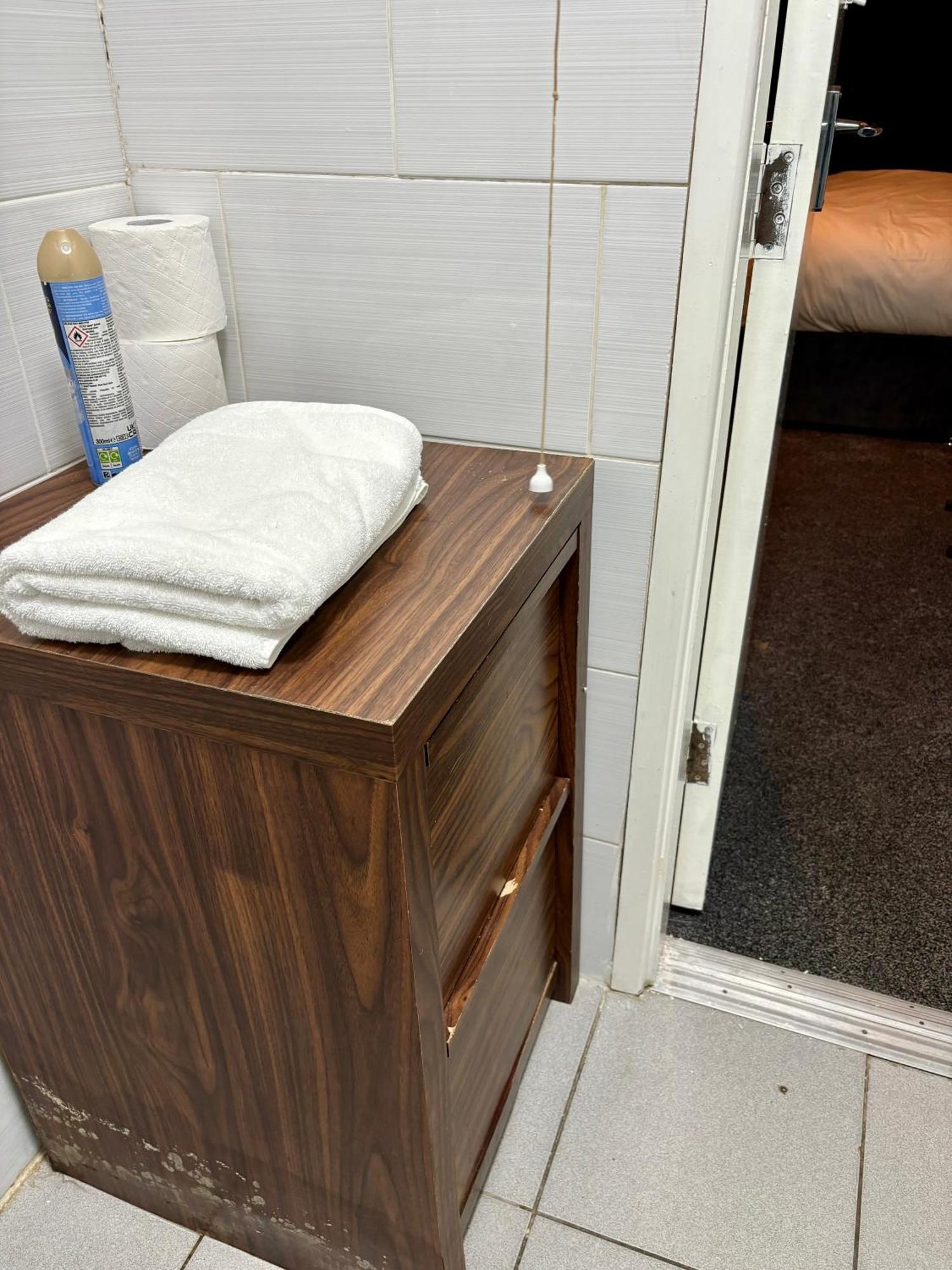 Stainless Guests House Hotell Dudley Exteriör bild