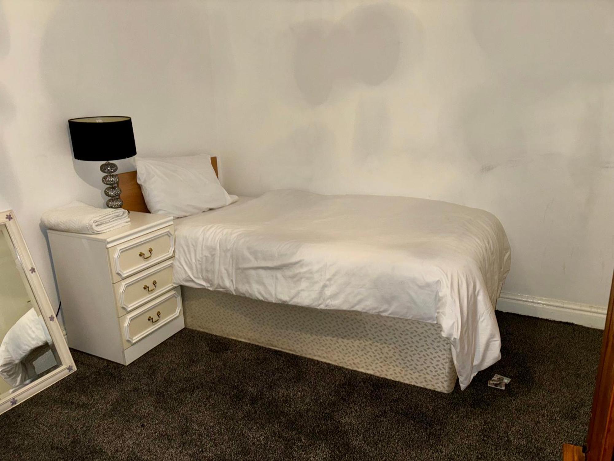 Stainless Guests House Hotell Dudley Exteriör bild