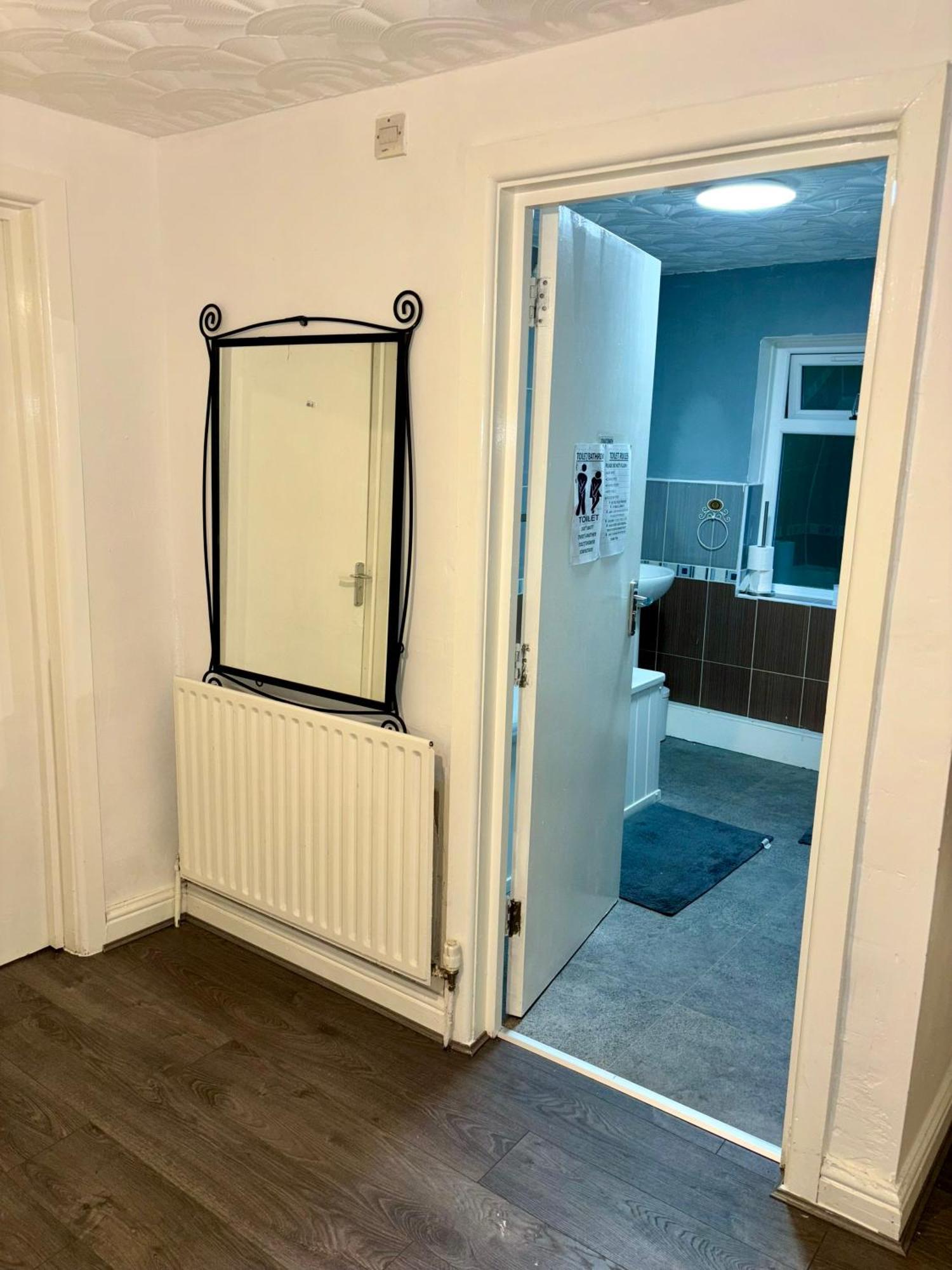 Stainless Guests House Hotell Dudley Exteriör bild
