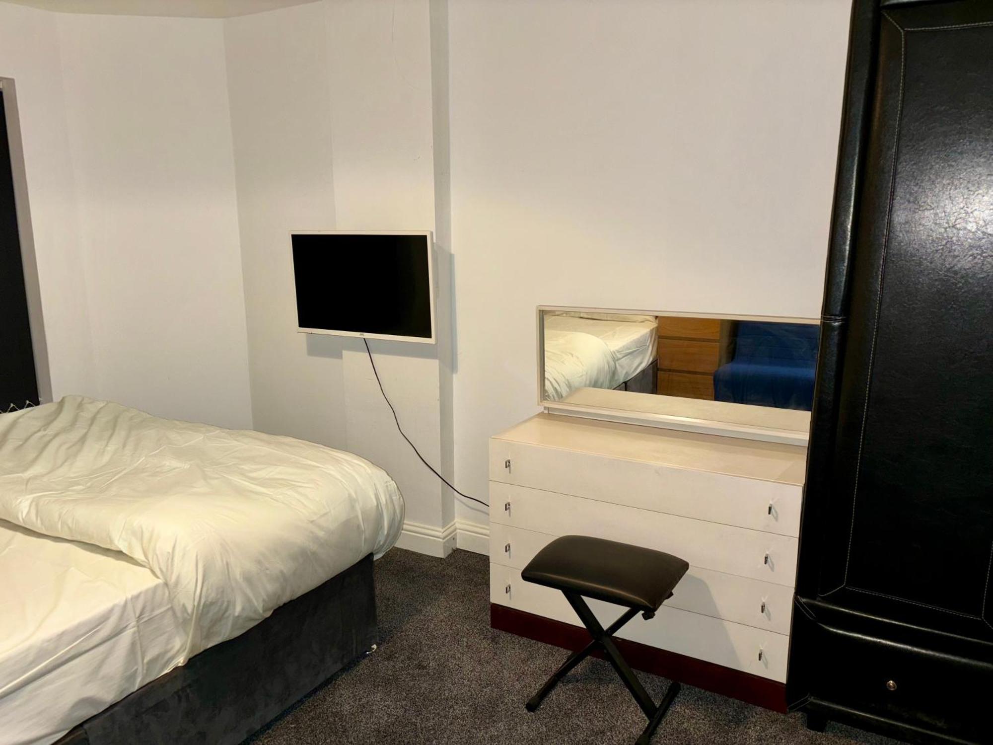 Stainless Guests House Hotell Dudley Exteriör bild