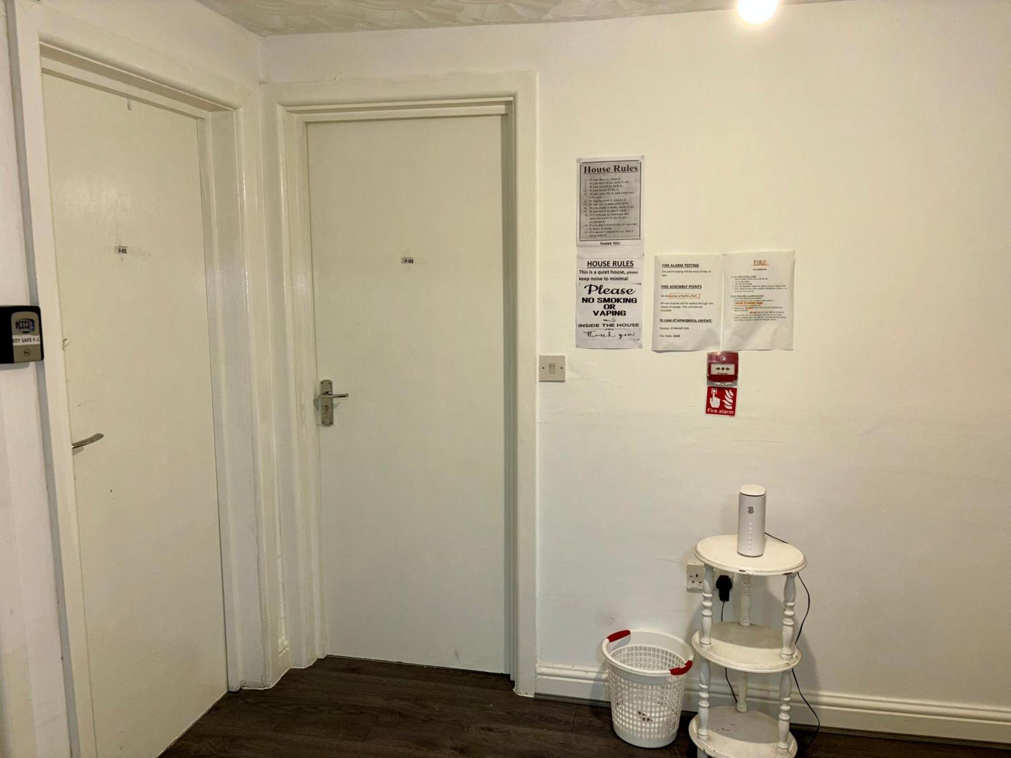 Stainless Guests House Hotell Dudley Exteriör bild