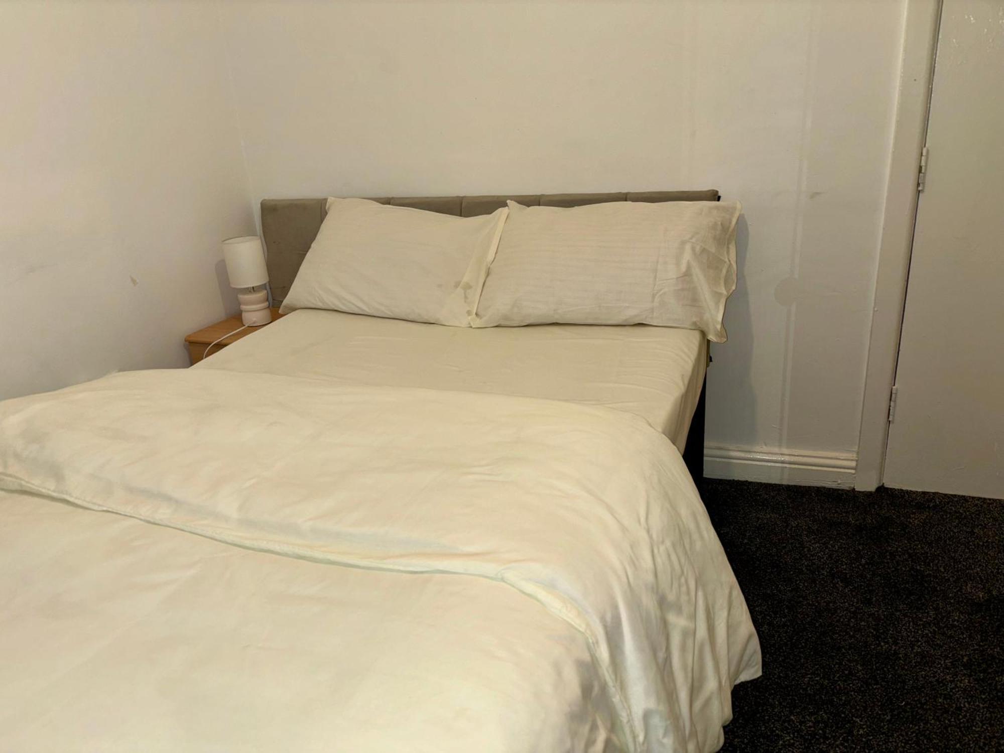 Stainless Guests House Hotell Dudley Exteriör bild