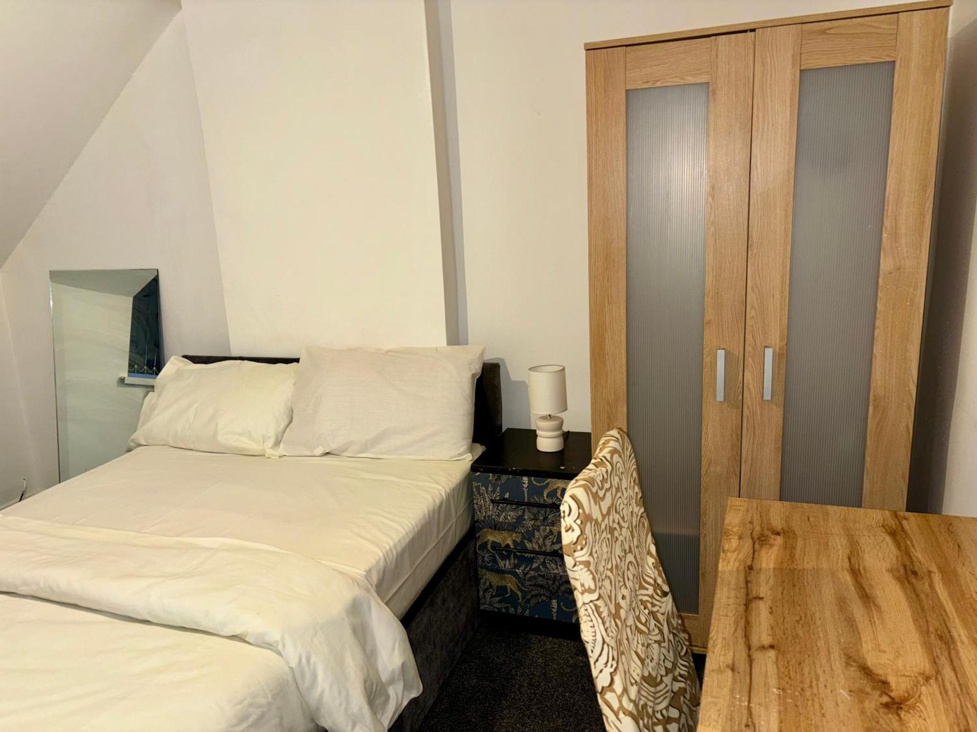Stainless Guests House Hotell Dudley Exteriör bild