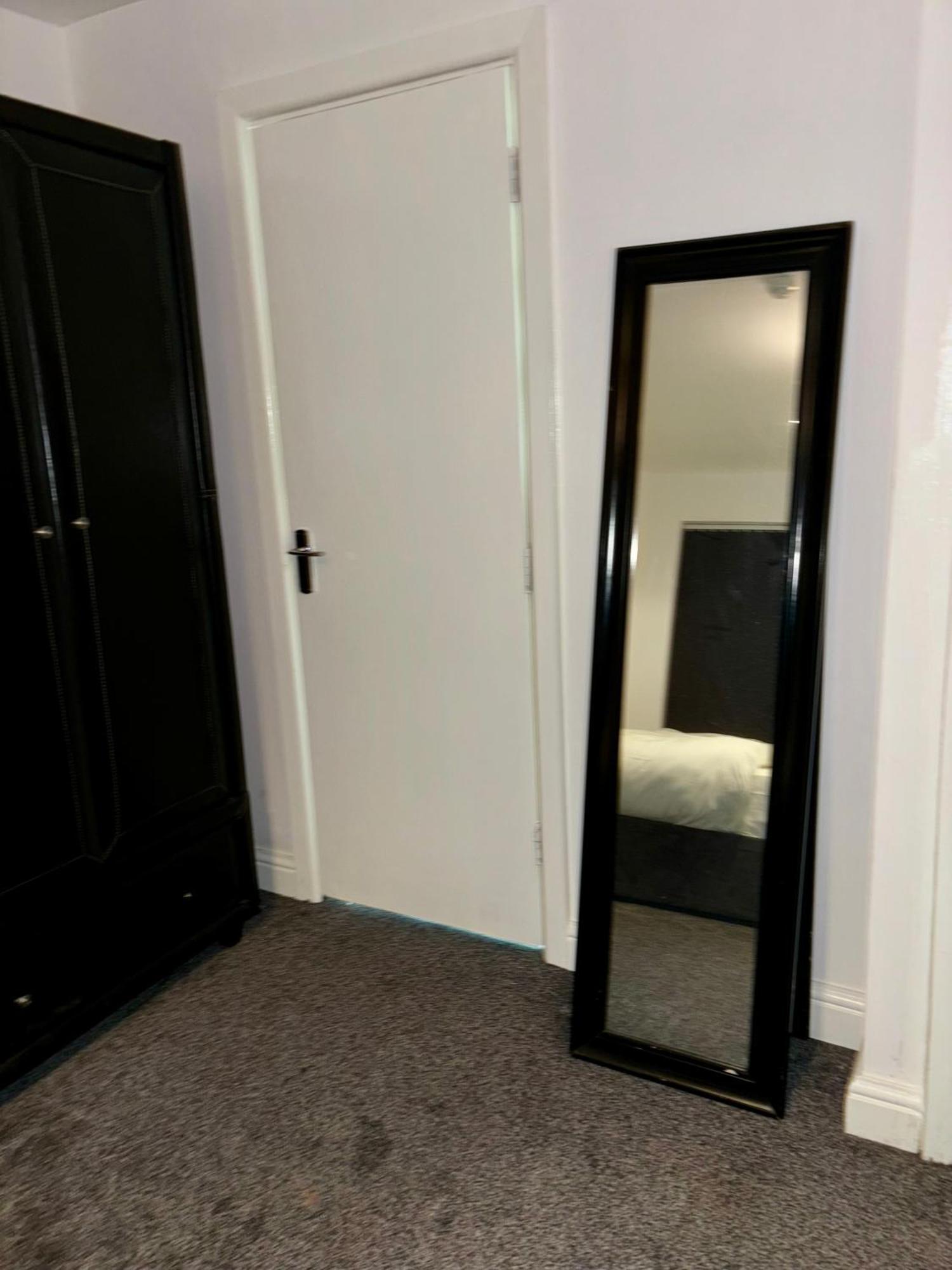 Stainless Guests House Hotell Dudley Exteriör bild