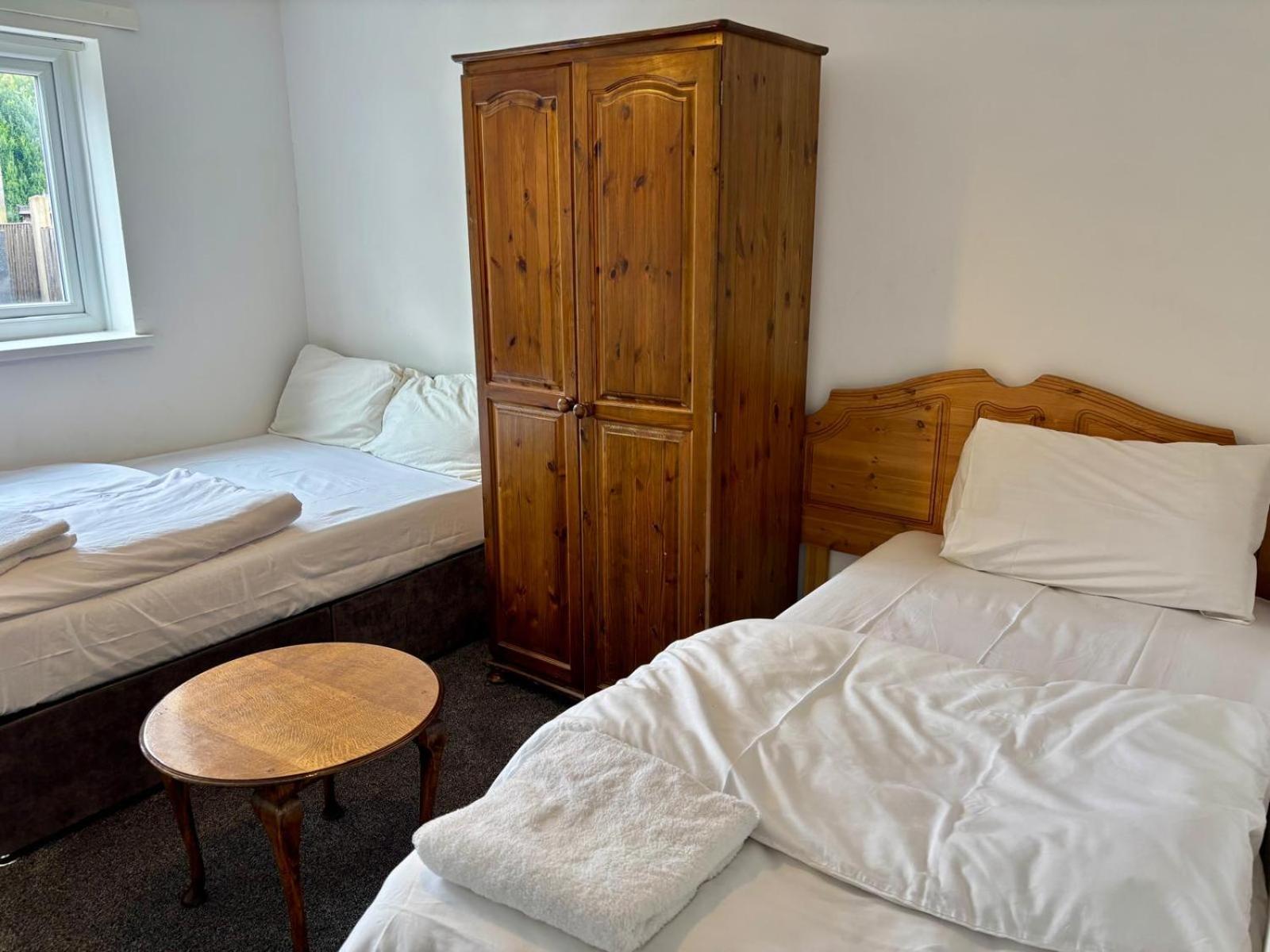 Stainless Guests House Hotell Dudley Exteriör bild
